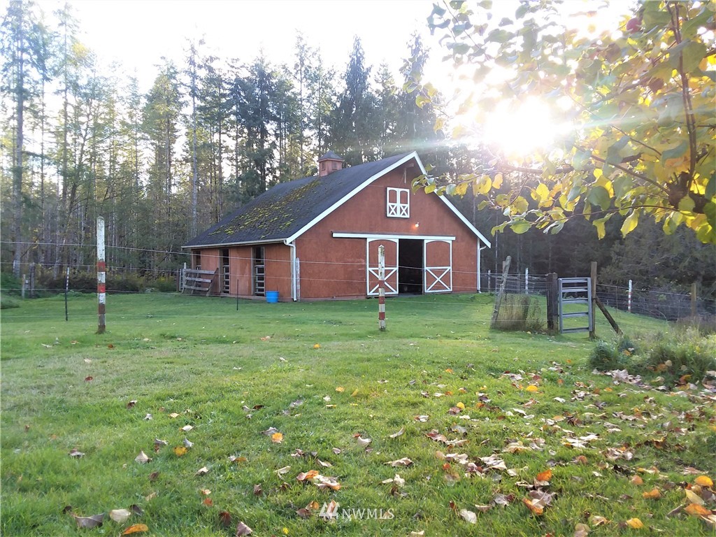 3909 Northeast Iverson Road Poulsbo, WA 98370 - Photo 3 of 25 Gallery Image 3