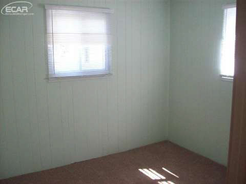 6051 East Pierson Road Flint, MI 48506 - Photo 11 of 16 20441247-10.JPG