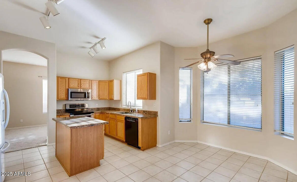 17640 North 17th Street Phoenix, AZ 85022 - Photo 4 of 22 IMG_7385