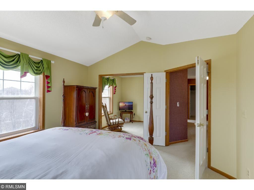 8541 Timberwood Road Woodbury, MN 55125 - Photo 12 of 24 Gallery Image 12