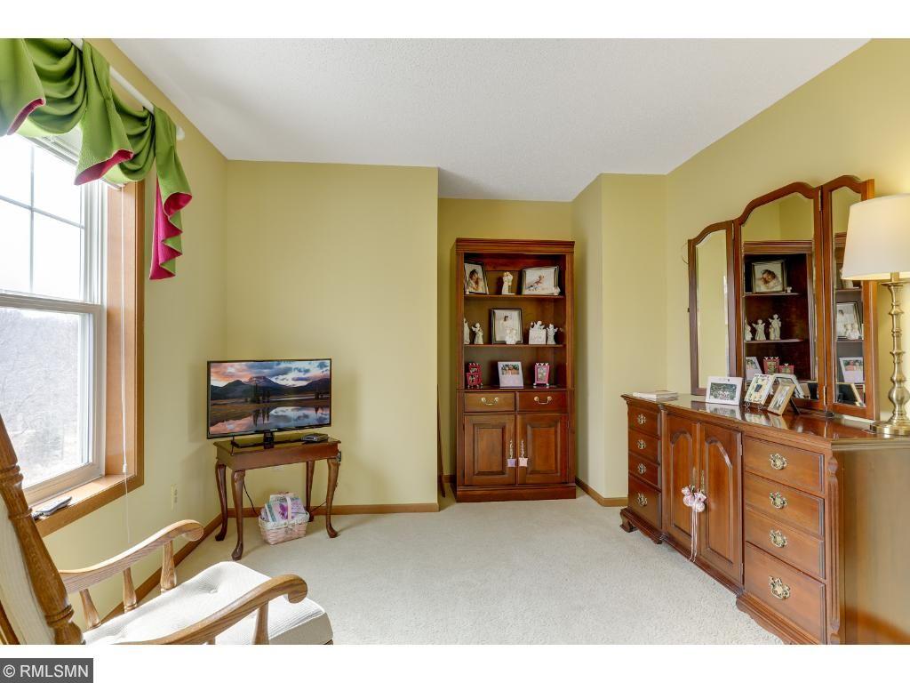 8541 Timberwood Road Woodbury, MN 55125 - Photo 13 of 24 Gallery Image 13