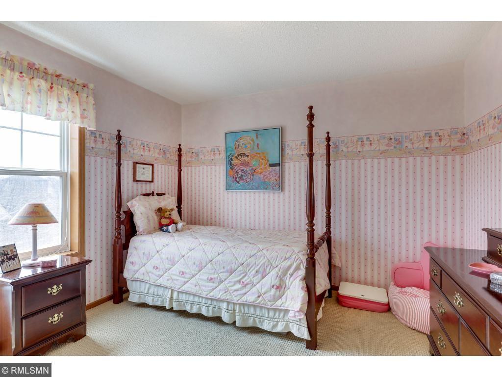 8541 Timberwood Road Woodbury, MN 55125 - Photo 17 of 24 Gallery Image 17