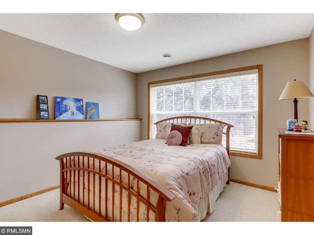 8541 Timberwood Road Woodbury, MN 55125 - Photo 18 of 24 Gallery Image 18
