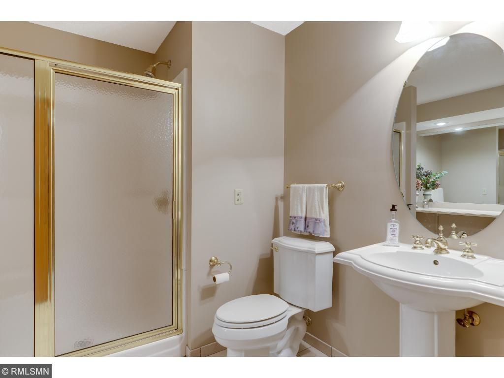 8541 Timberwood Road Woodbury, MN 55125 - Photo 19 of 24 Gallery Image 19
