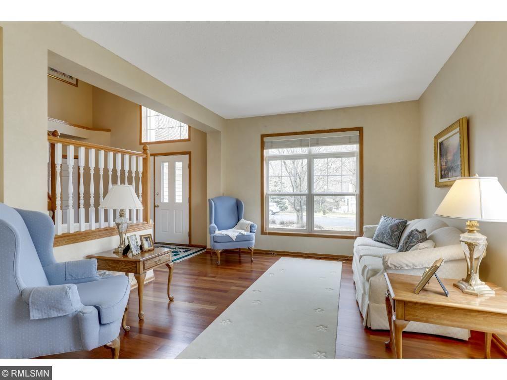 8541 Timberwood Road Woodbury, MN 55125 - Photo 3 of 24 Gallery Image 3