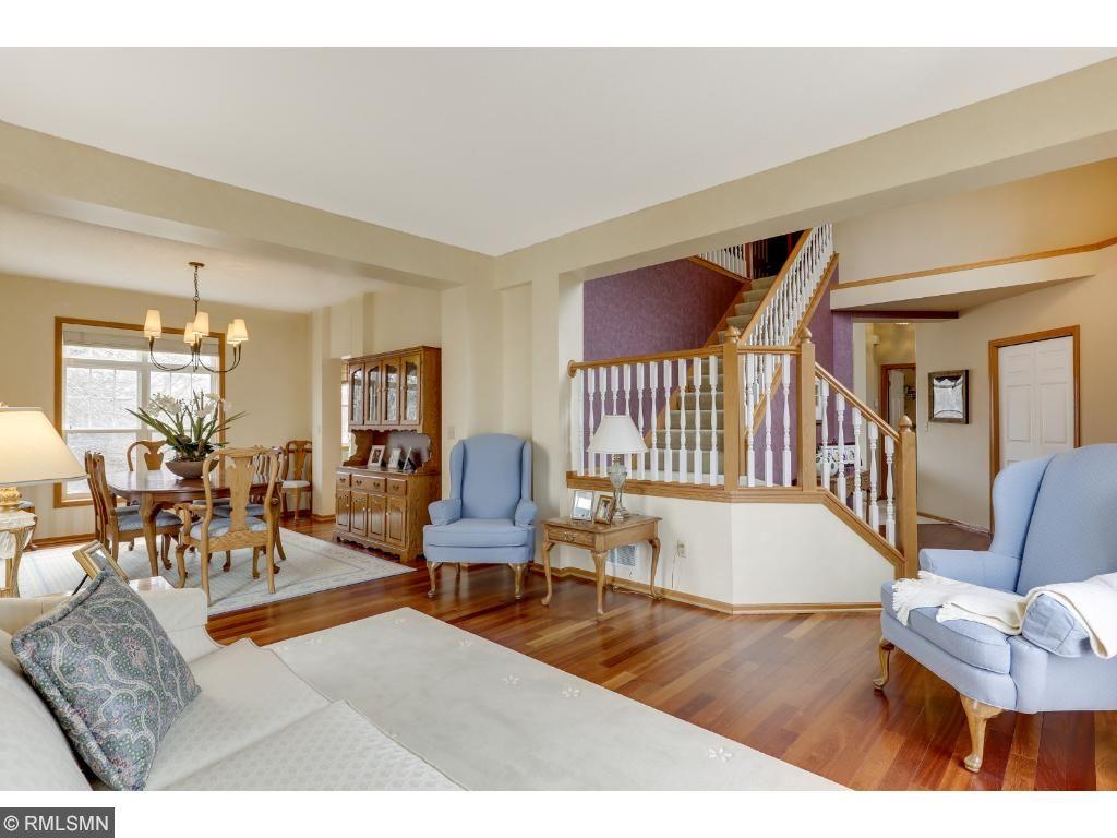 8541 Timberwood Road Woodbury, MN 55125 - Photo 4 of 24 Gallery Image 4
