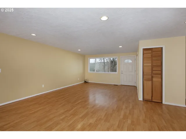 $425,000 | 624 Staats Avenue, Maupin, OR 97037