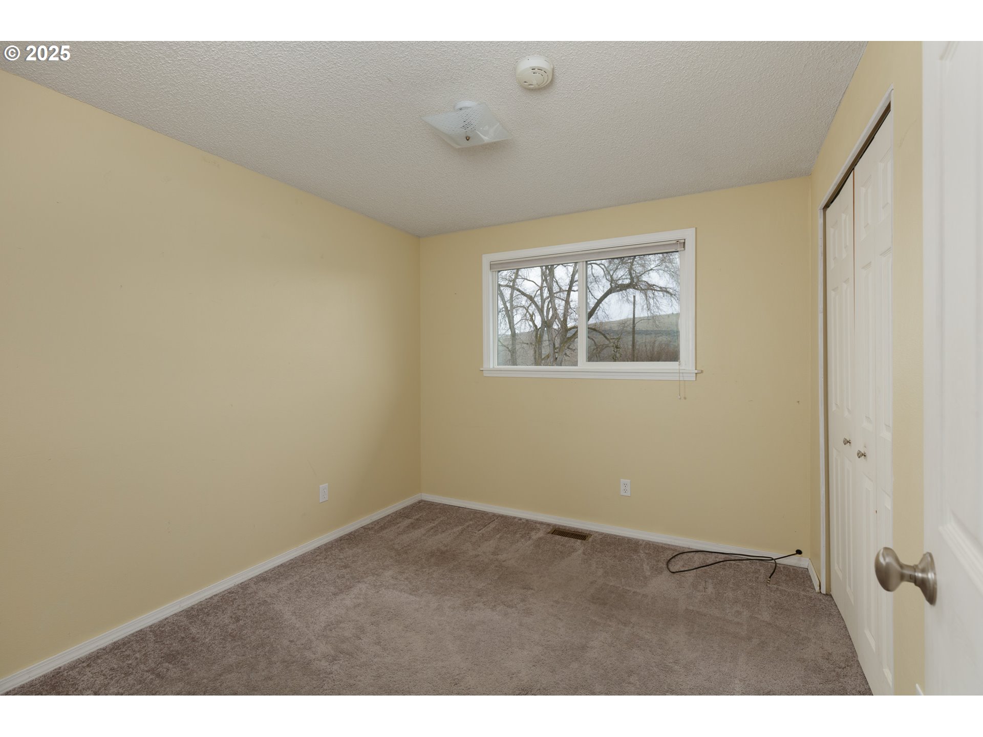 624 Staats Avenue Maupin, OR 97037 - Photo 7 of 25 Bedroom