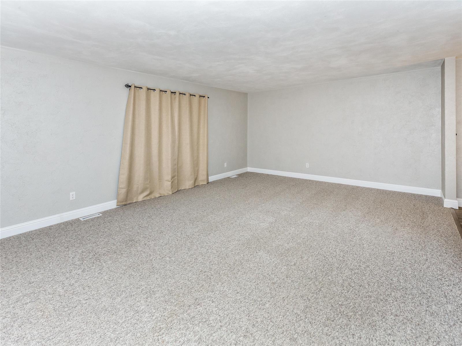 1057 Troy O'Fallon Road Troy, IL 62294 - Photo 5 of 38