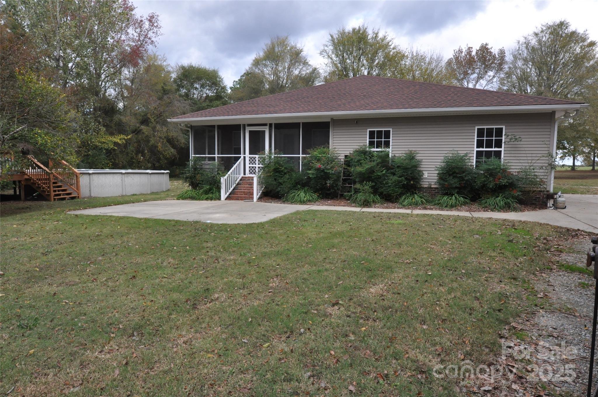 1126 Williamsville Church Road Chester, SC 29706 - Photo 24 of 33 a house that has a big yard and large trees