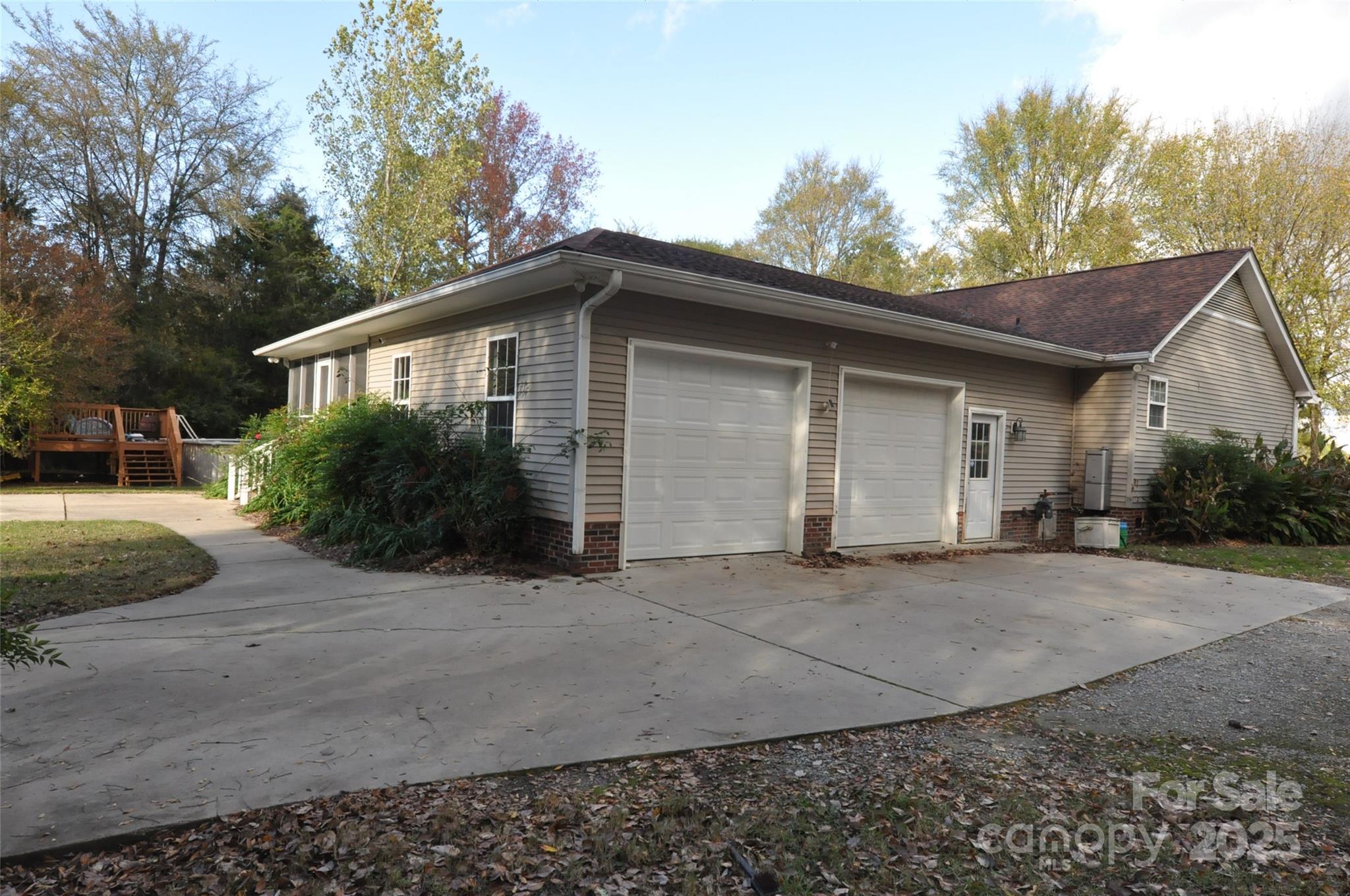 1126 Williamsville Church Road Chester, SC 29706 - Photo 26 of 33 a front view of a house with garden