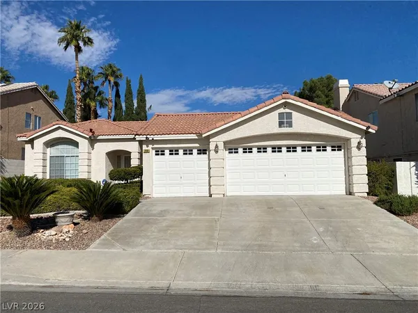 $2,595 | 7816 Waterfalls Avenue, Las Vegas, NV 89128