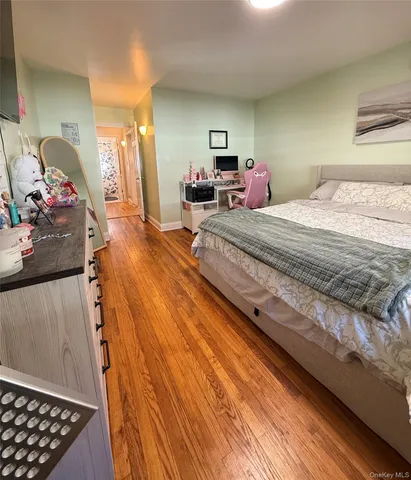 $299,000 | 22411 Kingsbury Avenue, Unit A | Oakland Gardens