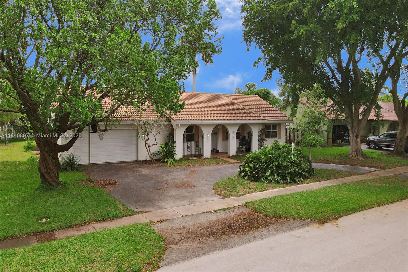 7461 Southwest 7th Street Plantation, FL 33317 - Photo 5 of 32 Gallery Image 5