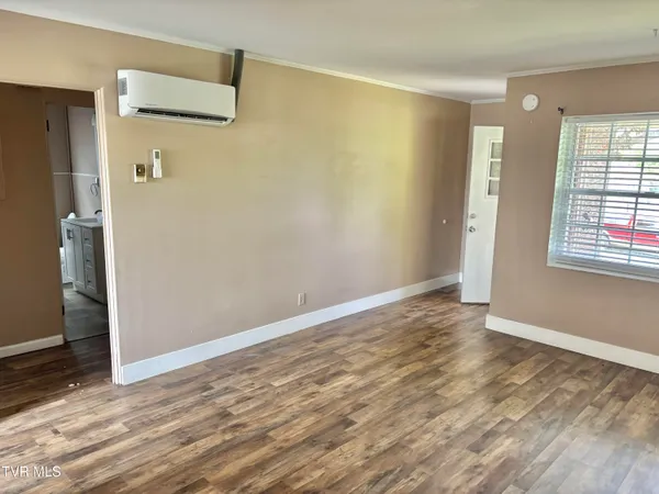 $1,250 | 1504 East Holston Avenue, Johnson City, TN 37601