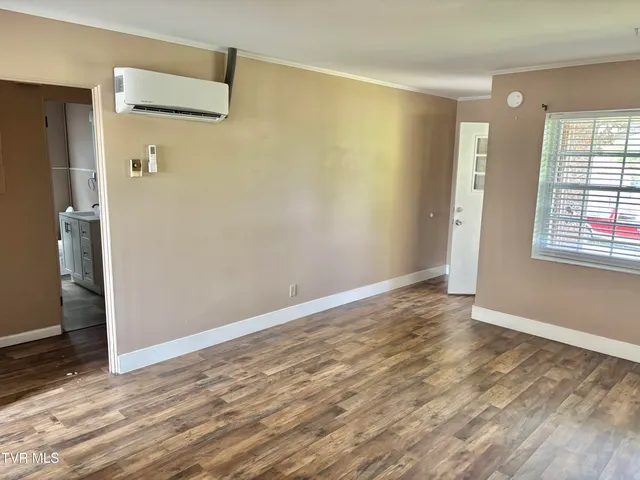 $1,250 | 1504 East Holston Avenue, Johnson City, TN 37601