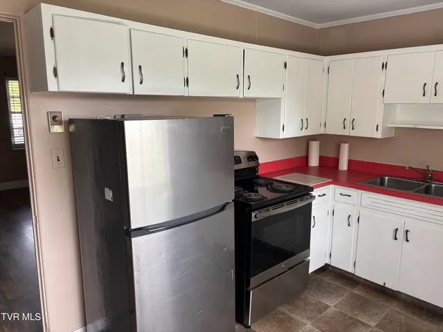 $1,250 | 1504 East Holston Avenue, Johnson City, TN 37601