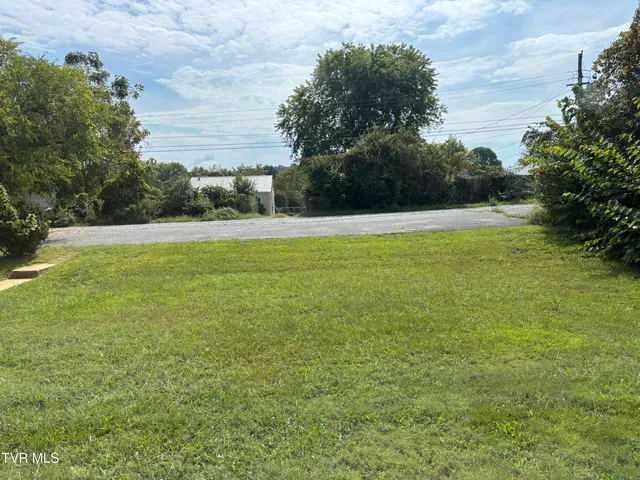 $1,250 | 1504 East Holston Avenue, Johnson City, TN 37601