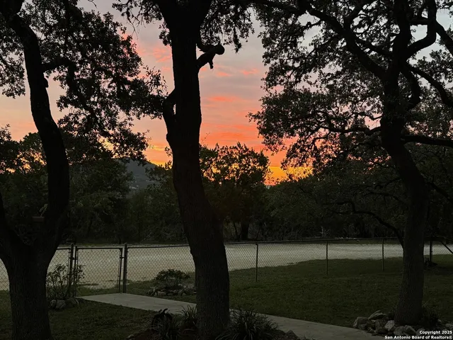 $1,100,000 | 475 Stoney Hill Lane, Pipe Creek, TX 78063