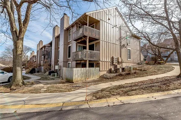 $175,000 | 12722 West 110th Terrace, Overland Park, KS 66210