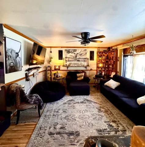 $389,900 | 906 Villa Park Drive, West Bend, WI 53090