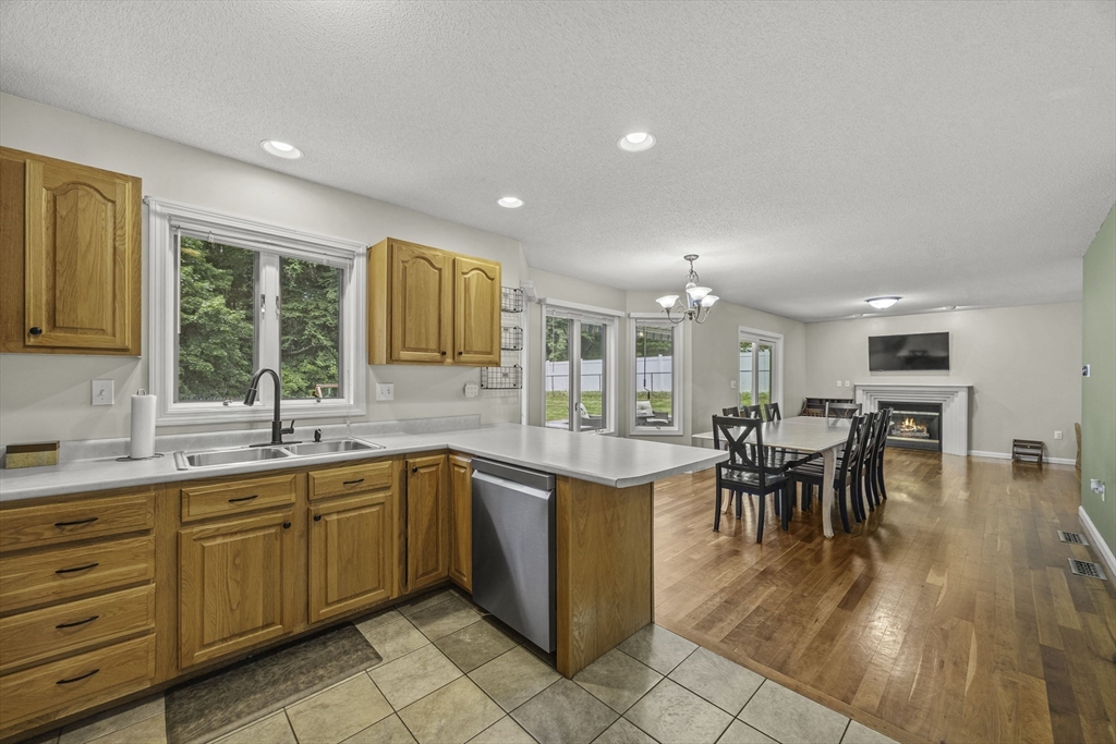 10 Scenic Road Westfield, MA 01085 - Photo 13 of 42
