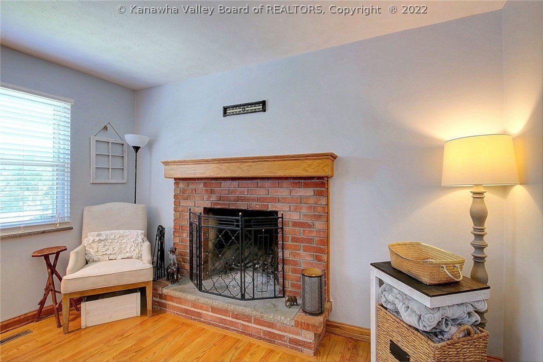 341 Eureka Road Charleston, WV 25314 - Photo 6 of 31 Gallery Image 6
