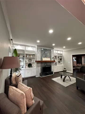 a view of entryway and hall