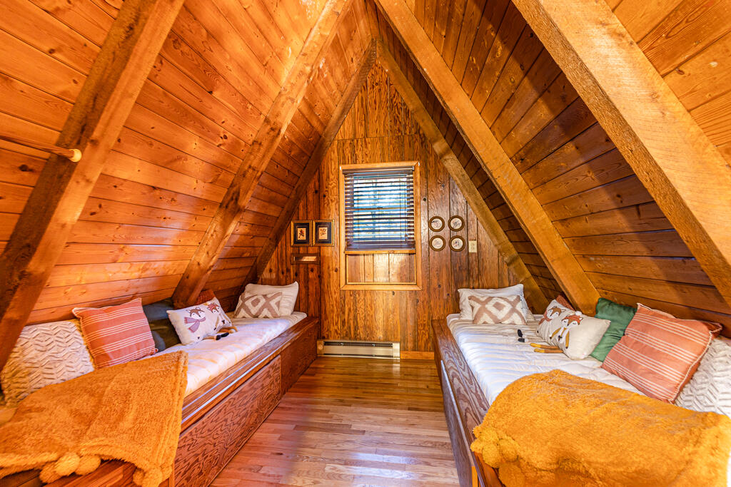 702 Rhododendron Drive Topton, NC 28781 - Photo 16 of 31 Gallery Image 16