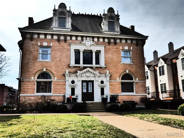 $1,650,000 | 4512 West Pine Boulevard, St. Louis, MO 63108