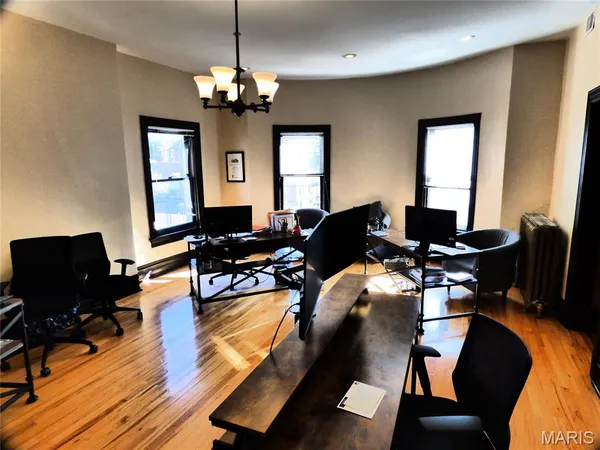 $1,650,000 | 4512 West Pine Boulevard, St. Louis, MO 63108