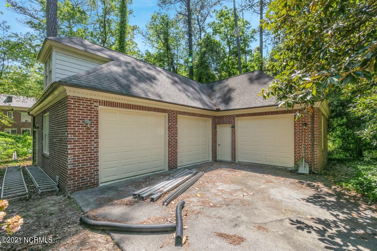 917 Raleigh Rd Parkway West Wilson, NC 27896 - Photo 36 of 37 Detached Garage
