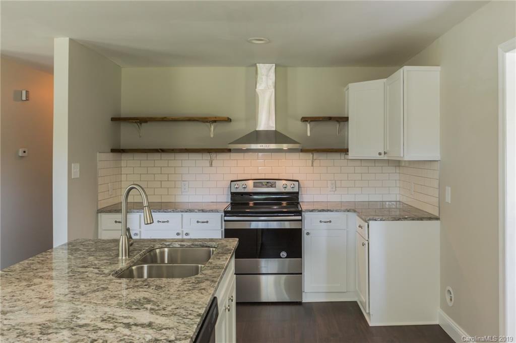 200 Rexford Road Matthews, NC 28104 - Photo 5 of 24 Gallery Image 5