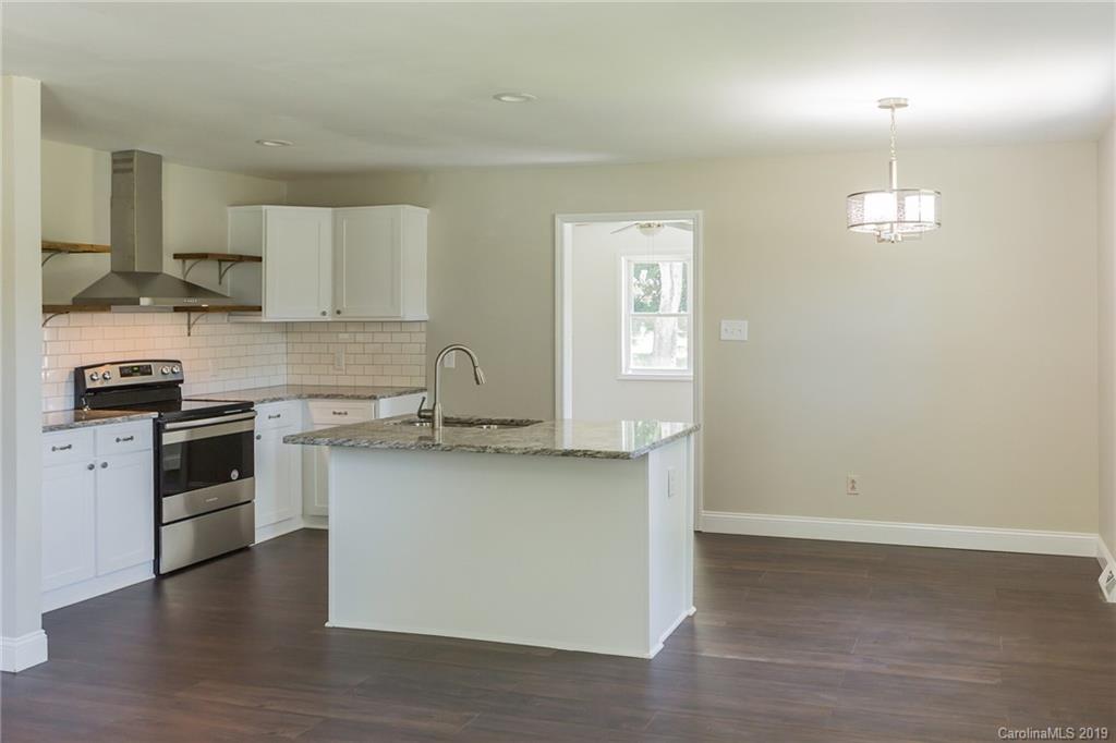 200 Rexford Road Matthews, NC 28104 - Photo 6 of 24 Gallery Image 6