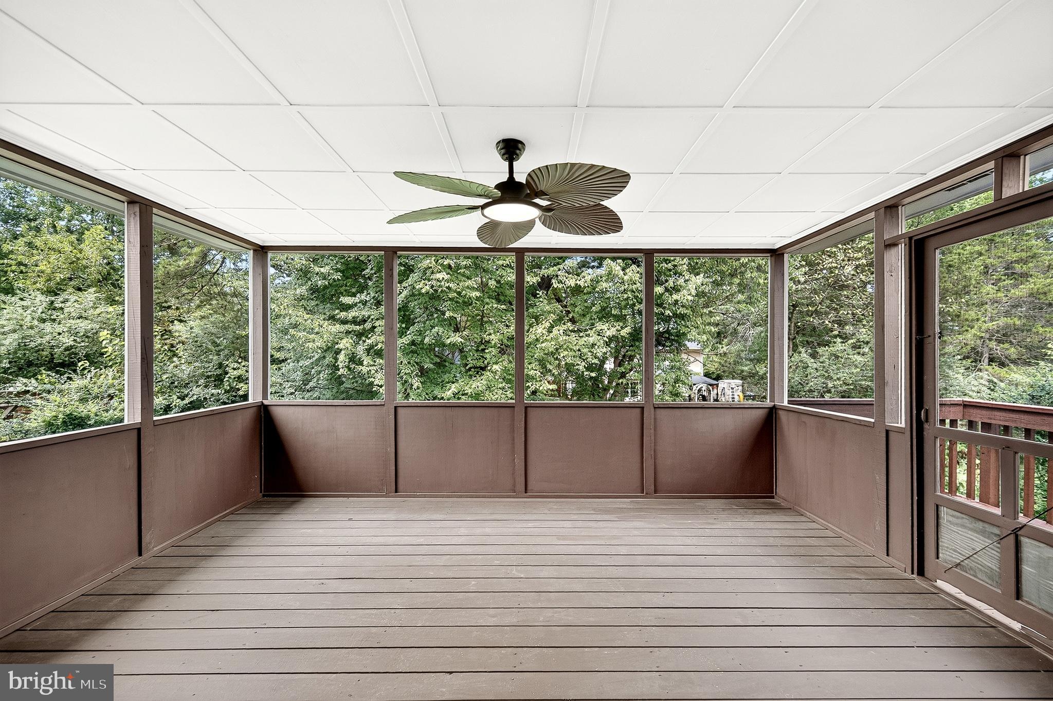 4016 Mapleton Drive Chantilly, VA 20151 - Photo 14 of 47 Gallery Image 14