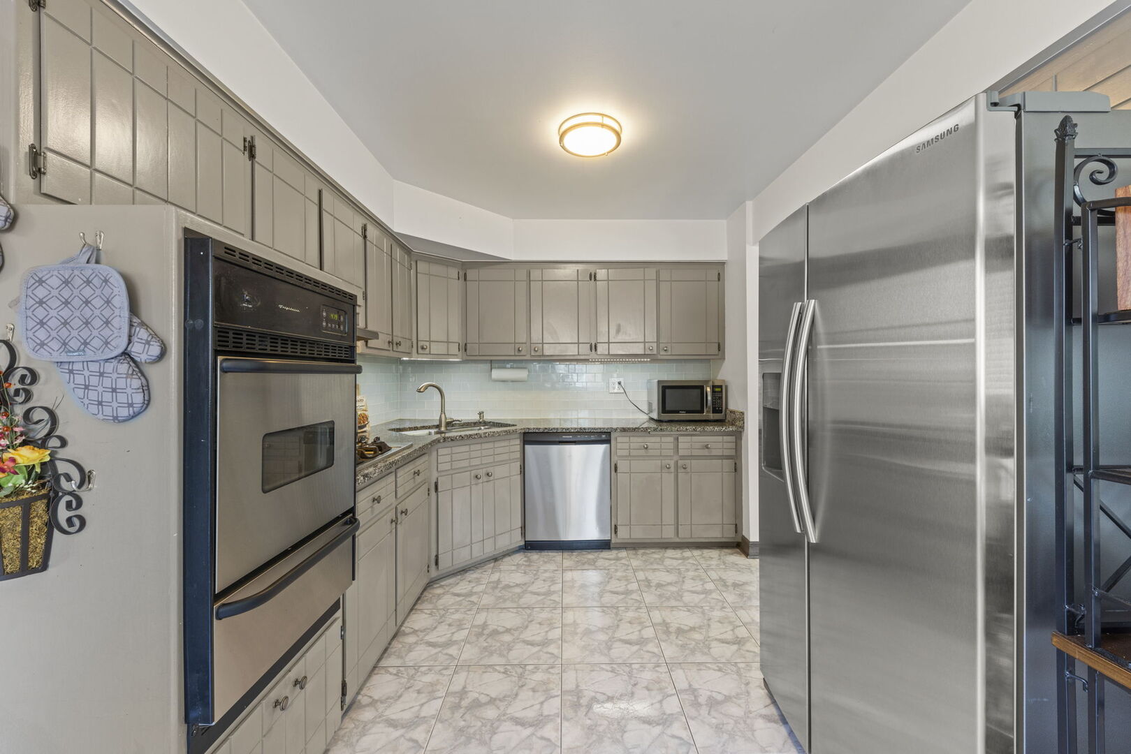 1219 Itasca Road Addison, IL 60101 - Photo 9 of 31
