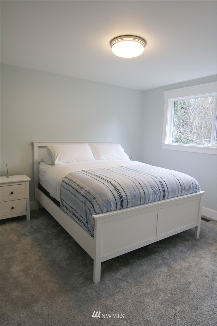 8936 179th Place Southwest Edmonds, WA 98026 - Photo 5 of 15 Gallery Image 5