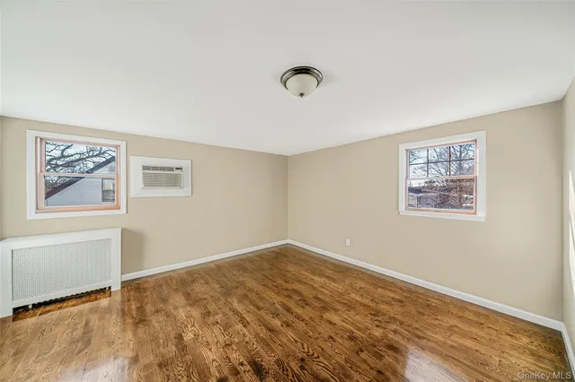 $699,000 | 266 West 16th Street, Deer Park, NY 11729