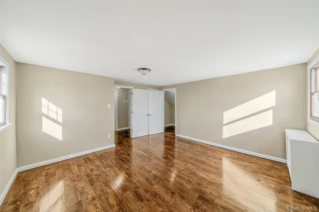 $699,000 | 266 West 16th Street, Deer Park, NY 11729