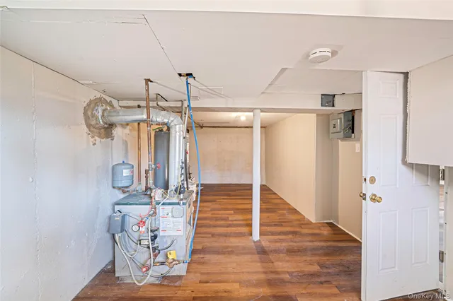 $699,000 | 266 West 16th Street, Deer Park, NY 11729