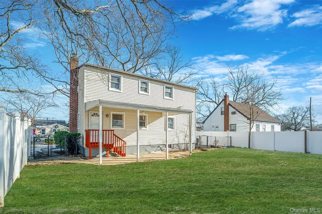 $699,000 | 266 West 16th Street, Deer Park, NY 11729