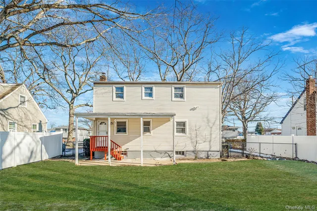 $699,000 | 266 West 16th Street, Deer Park, NY 11729