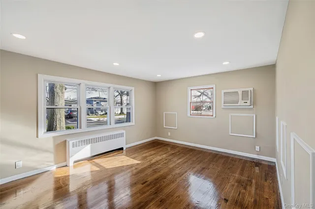 $699,000 | 266 West 16th Street, Deer Park, NY 11729