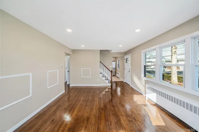 $699,000 | 266 West 16th Street, Deer Park, NY 11729