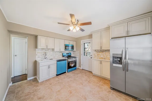 $699,000 | 266 West 16th Street, Deer Park, NY 11729