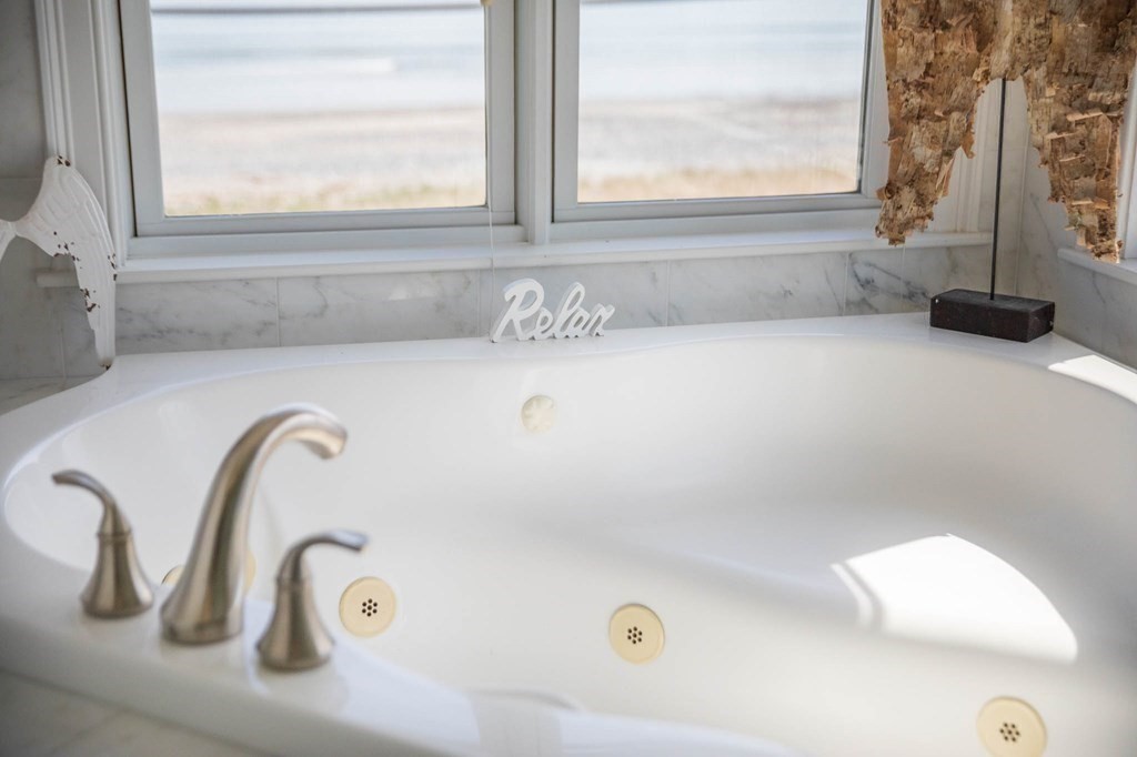 73 K Street Hull, MA 02045 - Photo 23 of 42 a bathroom with a bathtub