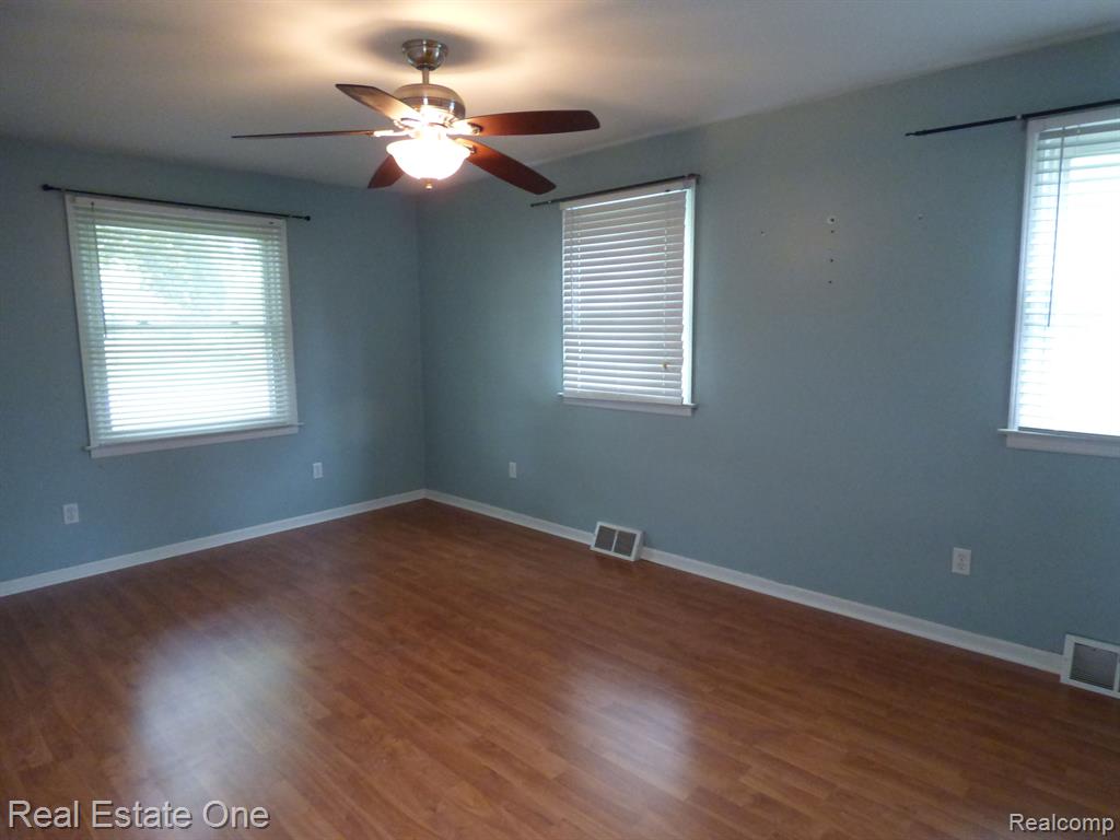 440 2nd Street South Lyon, MI 48178 - Photo 8 of 17 Gallery Image 8