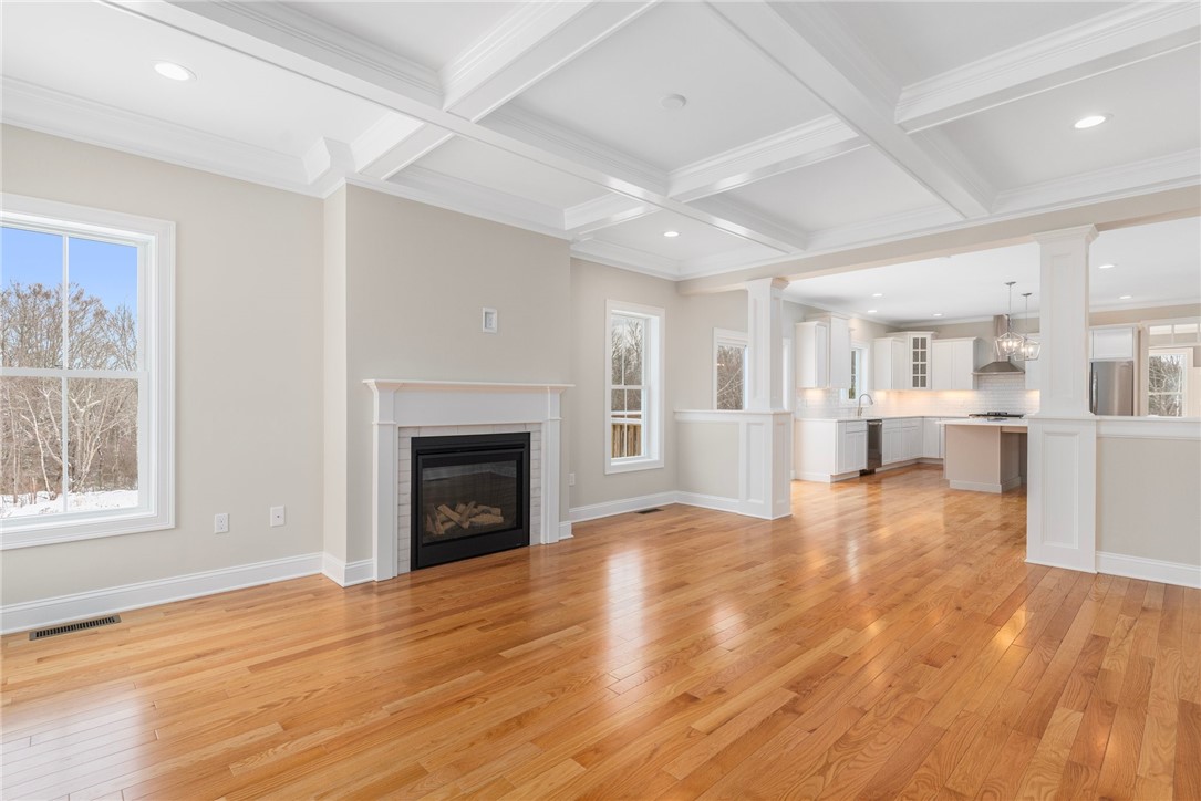 61 Cardinal Road Cranston, RI 02921 - Photo 14 of 26