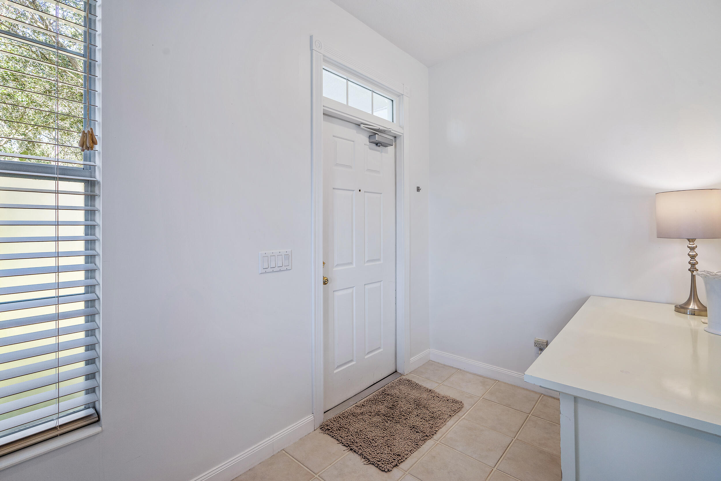 264 Murray Court Jupiter, FL 33458 - Photo 11 of 37 Foyer