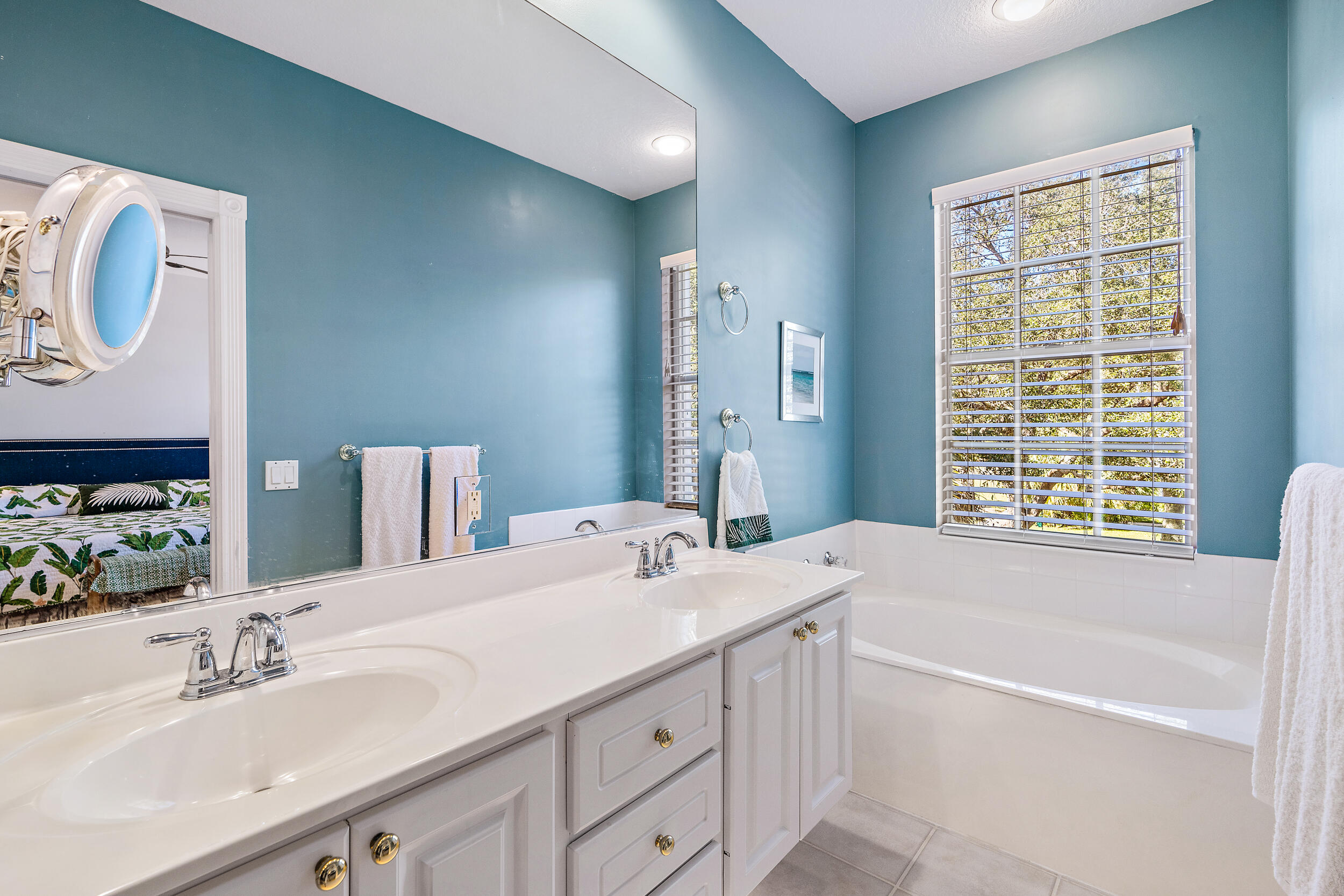 264 Murray Court Jupiter, FL 33458 - Photo 17 of 37 Master Bath